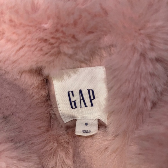 Gap - Picture 3 of 3